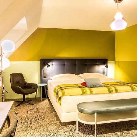 Nh The Bristol Hotel 4*