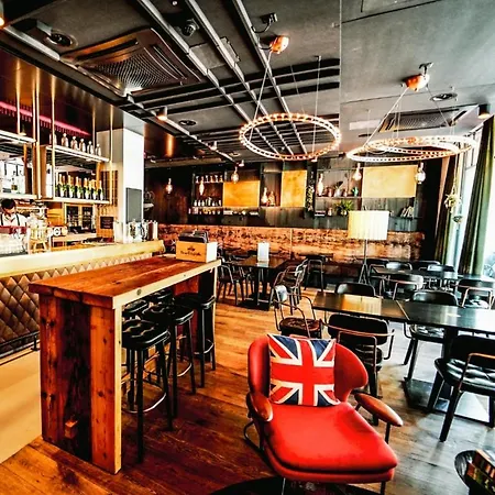Nh The Bristol Hotel 4*