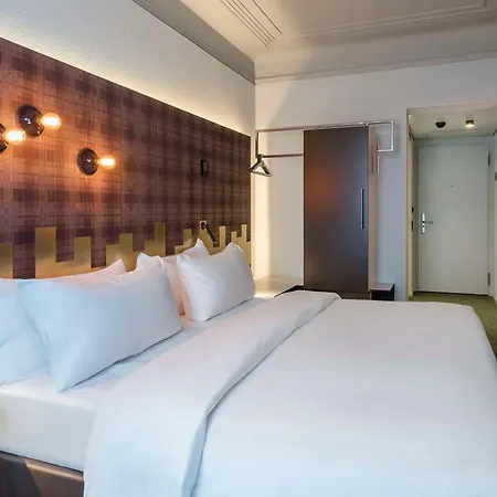 Nh The Bristol Hotel 4*