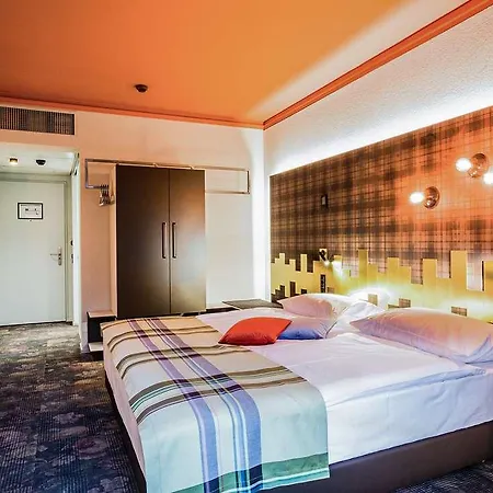 Nh The Bristol Hotel 4*