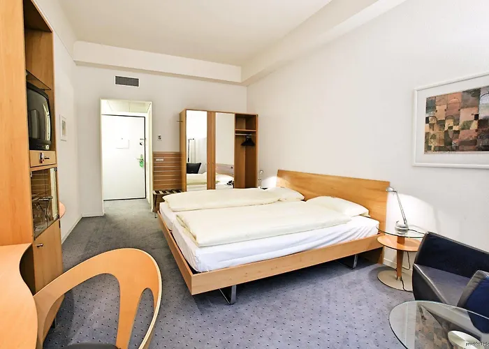 Nh The Bristol فندق