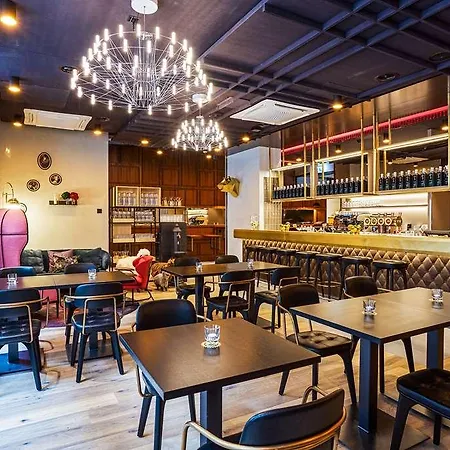 Nh The Bristol Hotel