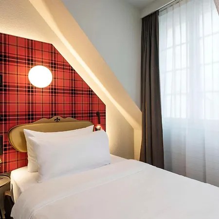 Hotel Nh The Bristol 4*