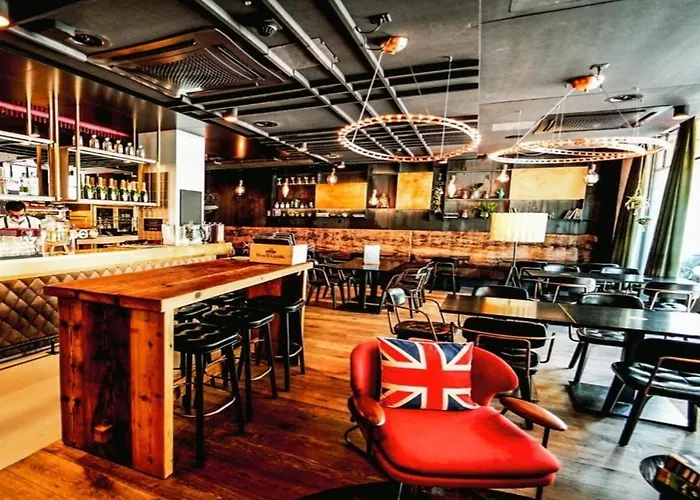 Nh The Bristol 酒店 4*